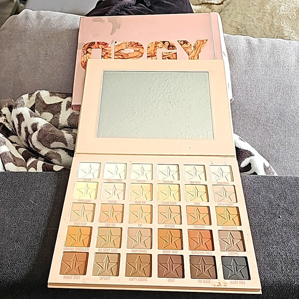 *HP" "ORGY" Jeffree Starr Eyeshadow Pallette (Nudes) Limited Edition & Rare š - Picture 1 of 6